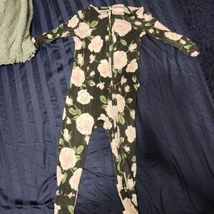 Floral posh peanut zippy